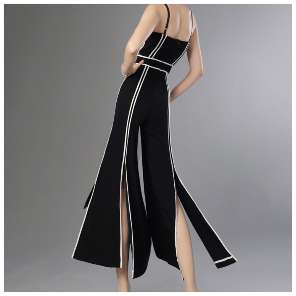 🆕 Black & White Flowing Gorgeous Jumpsuit - Picture 4 of 6